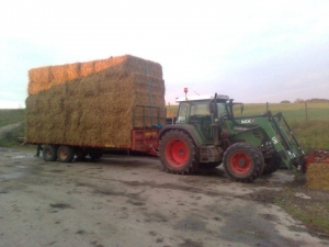 Marshall BC/25-10ton Bale Trailer with Fendt Tractor